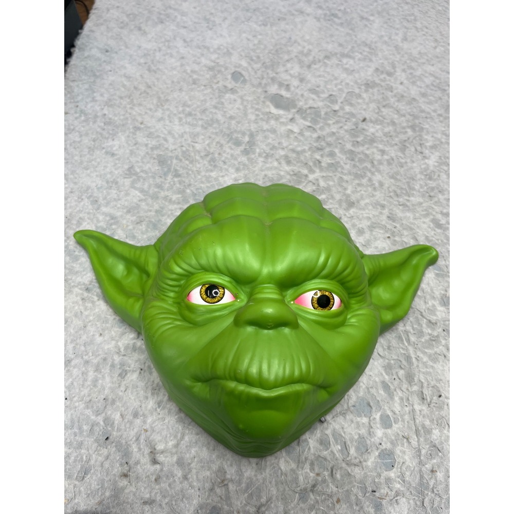 Star Wars Yoda 3D Deco Light Green LED Wall Sconce 3DLightFX Lucasfilm Decor